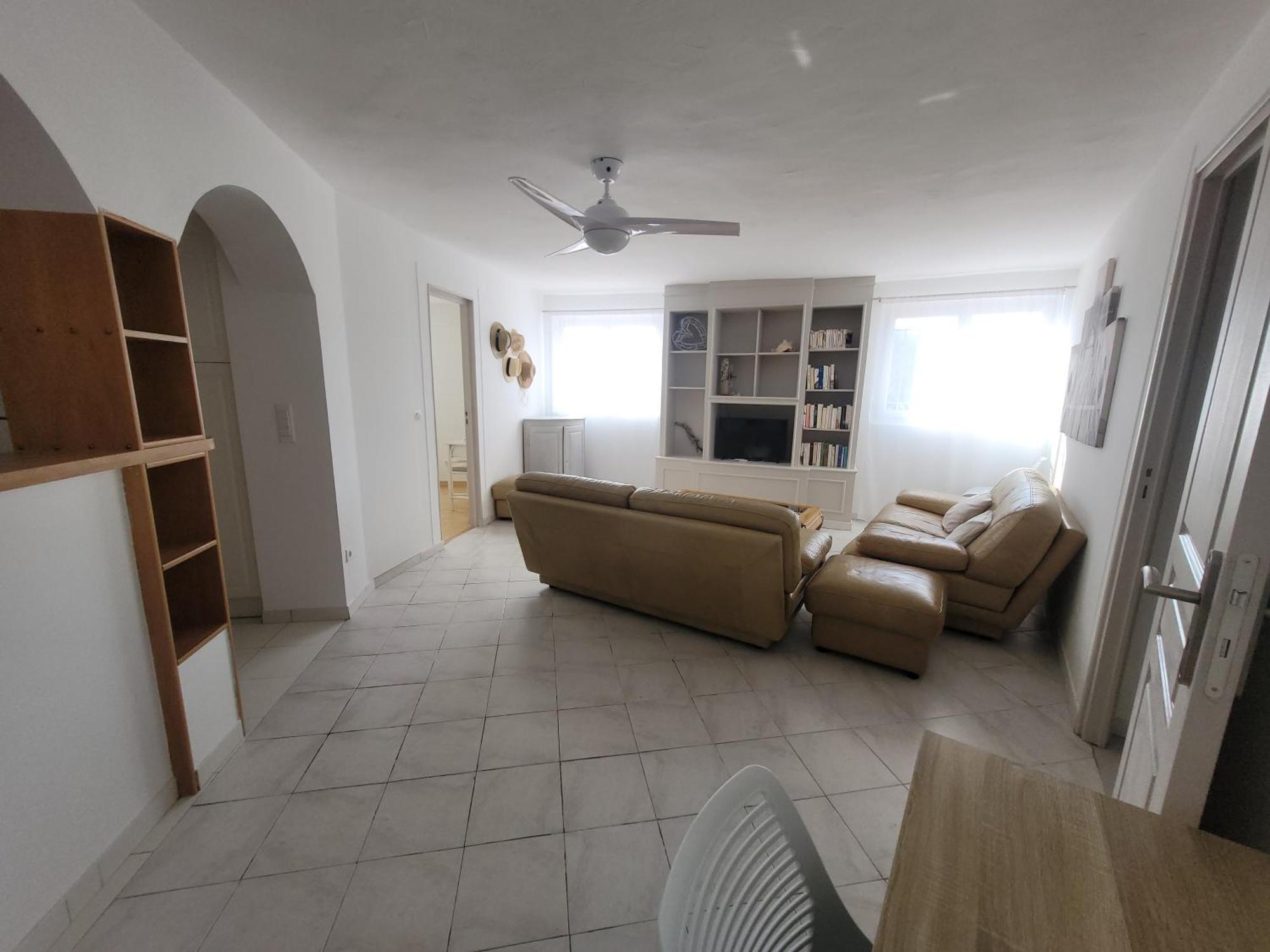 A Louer Haut De Villa 4 Pieces A Sainte-Maxime Golfe De St-Tropez Екстер'єр фото